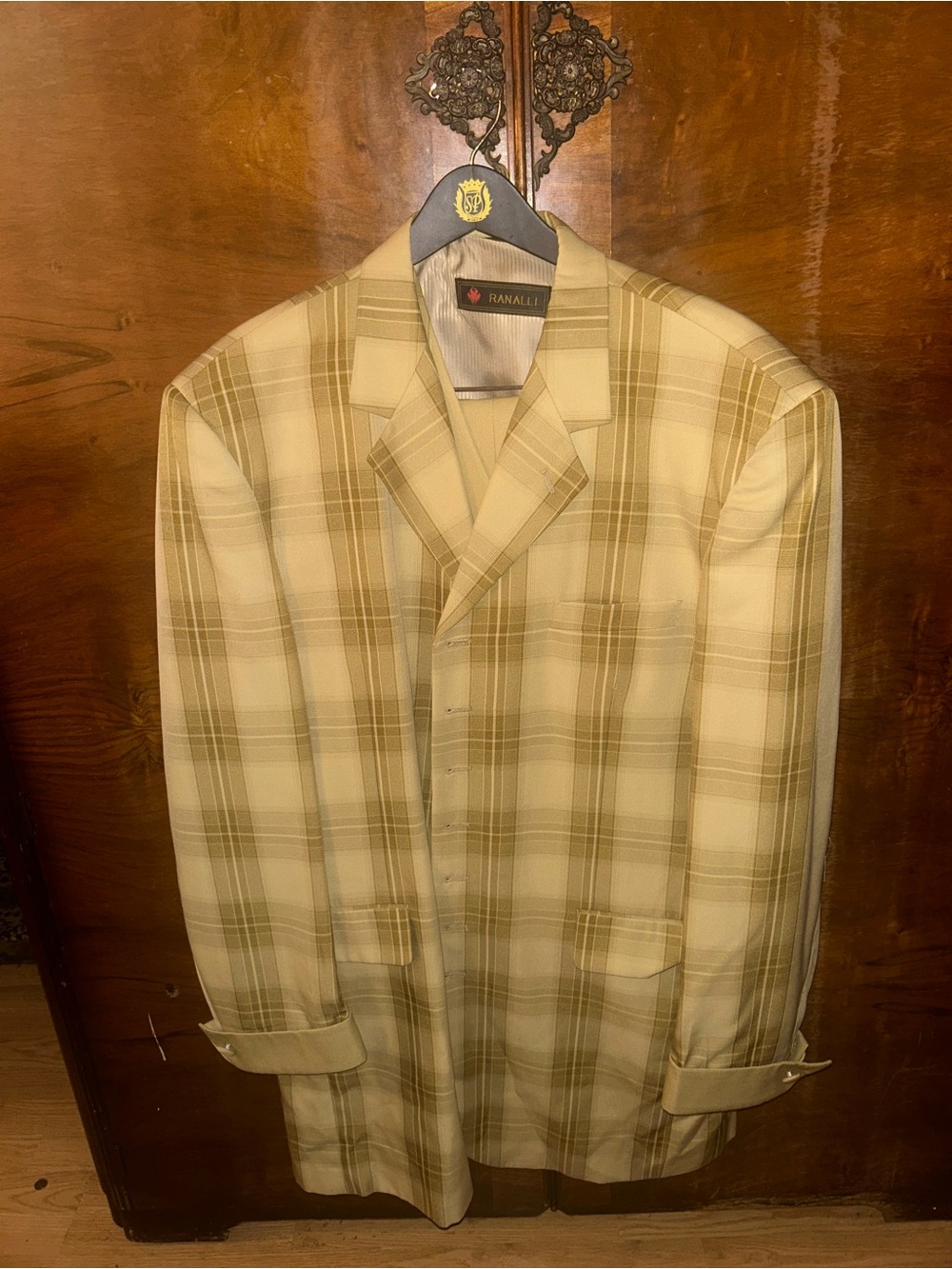 Men's Cream & Tan Plaid Casual Button-Down Shirt